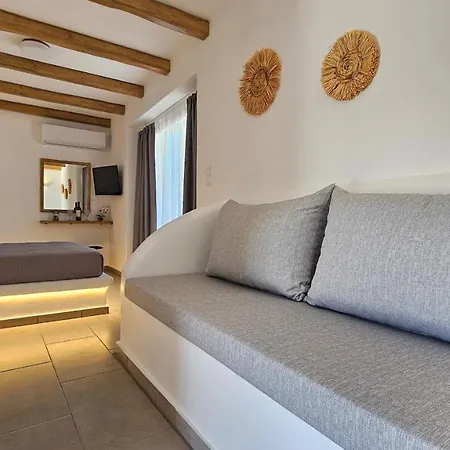 Polychronis Private Suite Pollonia Exterior photo